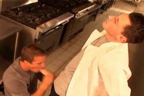 Hung Barrett long pounds Johnny