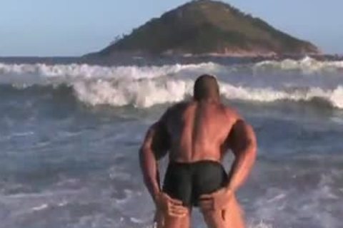Monster dong And Muscles Flex