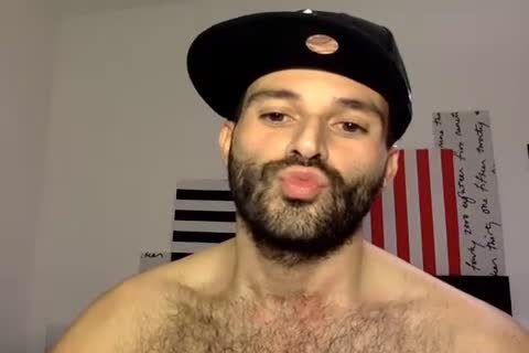 Lo Spavaldo Giocatore Di Rugby Romano Dopo Essersi Concesso Ai Festini Piu' Hardporchi Capitolini Si Dedica Ad Una Sana Attivita' Di Masturbazione Dom