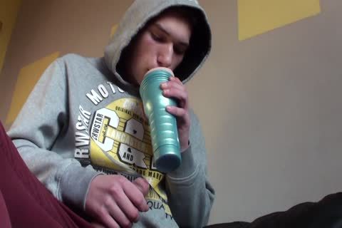 CZECH CASTING Skate lad Casting handjob cumshot