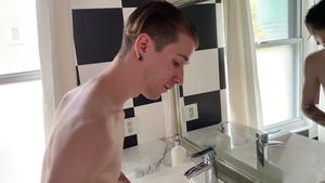 AmateurGayPOV: Steamy Secrets of the Shower