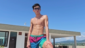 AmateurGayPOV: Beachside Buddies Unite!